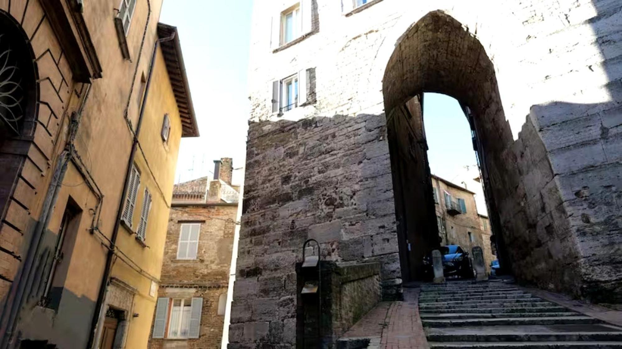 City Center “ Arco Dei Gigli “ ペルージャ エクステリア 写真